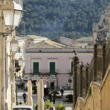 Apartment Itinerario Barocco Ibla - Eleganza E Comfort Nel Cuore Del Barocco Siciliano *